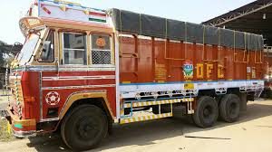 સુરત:કન્ટેનર ભરીને અંદાજે 40 લાખનો દારૂ ઝડપાયો, વિદેશી દારૂની હેરાફેરીનો પર્દાફાશ