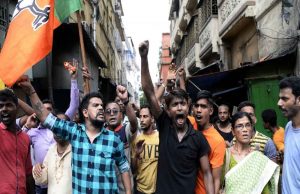 કાર્યકર્તાઓની હત્યાના વિરોધમાં ભાજપનું વિરોધ પ્રદર્શન ,પોલીસે ટીયર ગેસ છોડી લાઠીચાર્જ કર્યો