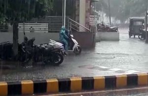 બોરડોલી મામલતદાર કચેરીની સામે તંત્રની બેદરકારી છતી થઇ, કચેરીની સામેની વસાહતોમાં જ ઘુસ્યા પાણી