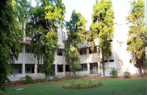 અમદાવાદ:ગુજરાત યુનિ.સિન્ડિકેટની ચૂંટણીમાં બે બેઠક પર ભાજપ સમર્થિત જ્યારે એક બેઠક પર કોંગ્રેસ સમર્થિત ઉમેદવાર જીત્યા