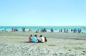 વાવાઝોડાનું સંકટ,સરકાર સાવધ,સુરતમાં બીચ બંધ કર્યા,રાજકોટમાં 13મીએ સ્કૂલોમાં રજા જાહેર