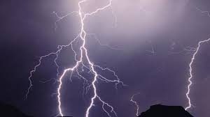 ગિરસોમનાથમાં વા વાયરો અને વંટોળિયાના વરસાદ વચ્ચે ત્રાટકી વીજળી,10 લોકોને કર્યા ઘાયલ