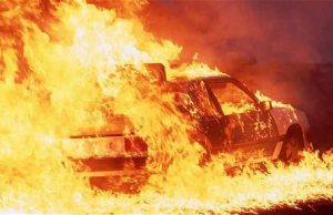 પાટણ:સેદ્રાણા ગામથી પરત ફરતો પરિવાર આગની લપેટમાં, શોટસર્કિટના કારણે ગાડીમાં સળગ્યો દાવાનળ