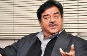 શત્રુઘ્ન સિન્હા કોંગ્રેસ અધ્યક્ષની ખુરશી પર સળવળ્યા:કહ્યું,પ્રિયન્કાને સોપો પાર્ટીની કમાન