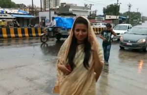 જૂનાગઢ:મનપાની ચૂંટણીમાં વરસાદ વચ્ચે મતદાન,રેશ્માનો વિરોધ થતા બાખડી પોલીસ