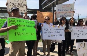 પાકિસ્તાનમાં હિંદુ છોકરીઓ સાથે દુષ્કર્મ અને બળજબરીથી ધર્માંતરણના મુદ્દે કેનેડામાં વિરોધ પ્રદર્શન:’પાકિસ્તાન અલપસંખ્યકોનું ઉત્પીડન બંધ કરો’