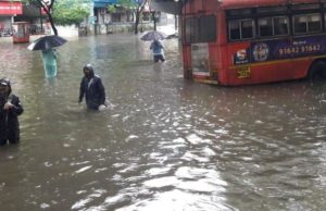 અવિરત વરસાદથી ત્રાહિમામ થયું મુંબઈ,40 લાખ લોકો પુરમાં ફસાયા,400નું સ્થળાંતર