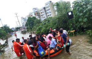વરસાદી આફતો સામે રાજ્યનું વહીવટીતંત્ર સતર્ક:NDRFની 18 અને SDRFની 11 ટીમો તહેનાત