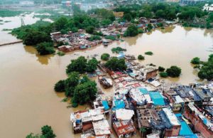 વડોદરામાં વરસાદના ડેરા તંબુ,ફરી શરૂ થયો ધોધમાર વરસાદ,વેરવિખેર થયું જનજીવન