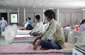 જુઓ તસ્વીરો : અમદાવાદના કોરોના વોર્ડમાં સવારે દર્દીઓ શું કરે છે