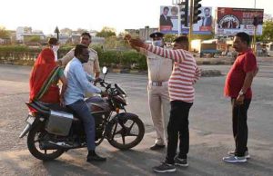 વધતા જતા કોરોનાના કેસો વચ્ચે કર્ફ્યુની જરૂર છે ત્યારે છૂટછાટ આપવી સરકારની મોટી મુર્ખામી હશે