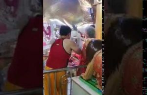 અંબાજી : ચૂંદડીવાળા માતાજીએ આઠમે માં અંબાની આરતી ઉતારી, જુઓ Video