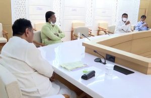 ધારાસભ્યને કોરોના : પ્રજાને ફરજીયાત માસ્ક પહેરવાનું કહેતા ખુદ CM જ બેઠકમાં માસ્ક વિના બેઠા હતા, જુઓ Video
