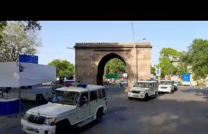અમદાવાદ પોલીસે શહેરમાં કરી ફ્લેગમાર્ચ, કમિશનર સહીત ઉચ્ચ અધિકારીઓ હાજર, જુઓ Video
