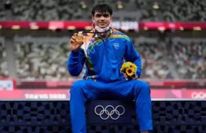 નીરજ ચોપડાની જીત પર રાજનીતિ શરૂ! રાજીવ ગાંધીનું નામ હટતા જ ગોલ્ડ મેડલ આવ્યો…ફિલ્મ નિર્મતાએ આપ્યું નિવેદન