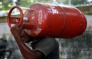 પ્રજાનો ફરી મરો; 5 રાજ્યોના 11 શહેરોમાં ગેસ સિલિન્ડરનો ભાવ 1 હજારને પાર, સૌથી વધારે ભાવ પટનામાં રૂ.1048