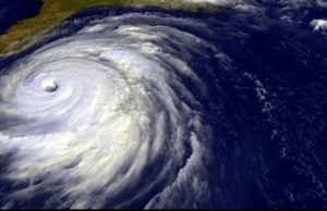 આંધ્રપ્રદેશ અને ઓડિશાના કિનારે ટકરાયું વાવાઝોડુ, 2 માછીમારોના મોત 5 ડૂબ્યા…