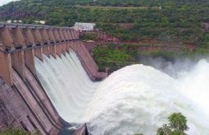 મધુબન ડેમ છલકાયો, શહેરમાં પાણી ભરાઈ જતા લોકોને ભારે હાલાકી: વલસાડ