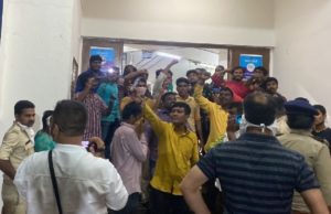 3 મહિનાથી સફાઈ કામદારોનો પગાર ન થતા કર્મચારીઓ દ્વારા હડતાળ, પોલીસે માર માર્યાના આક્ષેપ