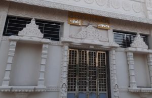 જો સાધુઓ ભગવાનની પ્રતિષ્ઠા કરવા આવે તો તેમના ધોતિયા ખેંચી લેવાની નવાવાડજની મહિલા હરિભક્તે આપી ચીમકી !