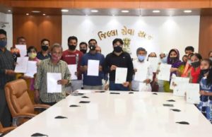 પાકિસ્તાના 11 હિન્દુઓને મળી ભારતીય નાગરિકતા, કલેક્ટરે આપ્યું પ્રમાણપત્ર