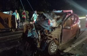 અમીરગઢ નેશનવ હાઇવે પર ટ્રકની પાછળ કાર ઘૂસી ગઈ, એકનું મોત, 3 ગંભીર