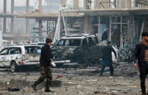 અફઘાનિસ્તાનના કાબુલમાં મસ્જિદના ગેટ પર બોમ્બ બ્લાસ્ટ બાદ ફાયરિંગ…