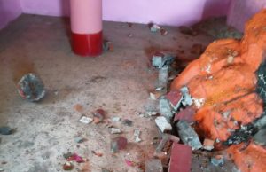 કાશ્મીરના અનંતનાગમાં Devi Bhargshika મંદિરમાં તોડફોડ, પવિત્ર ચિહ્નમાં લગાવી આગ