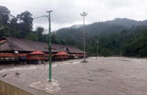 કેરળમાં વરસાદના કહેરથી જનજીવન અસ્તવ્યસ્ત, 6 લોકોના મોત, 5 જિલ્લામાં હાઈએલર્ટ