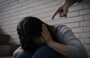 અમદાવાદ: પત્નીએ કોન્સ્ટેબલ પતિ અને પ્રેમિકાનું લફરું પકડી પાડ્યું તો બંનેએ મળીને માર્યો ઢોર માર..