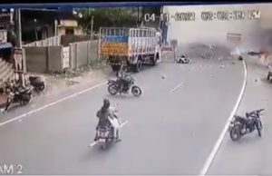 તમિલનાડુમાં ફટાકડા બન્યા પિતા-પુત્રના મૌતનું કારણ, વધુ જાણવા ક્લિક કરો