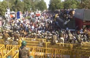 NSUI કાર્યકરો CM હાઉસ પાસે કરી રહ્યા હતા વિરોધ પ્રદર્શન, પોલીસે કર્યો લાઠીચાર્જ