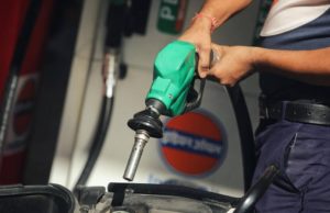 દિલ્હીવાસીઓને જલસા! દિલ્હીમાં કેજરીવાલ સરકારે પેટ્રોલમાં લિટરે આટલા રૂપિયાનો વેટ ઘટાડ્યો