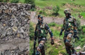 જમ્મુ-કાશ્મીરના બાંદીપોરામાં આતંકી હુમલો, 2 પોલીસકર્મી શહીદ