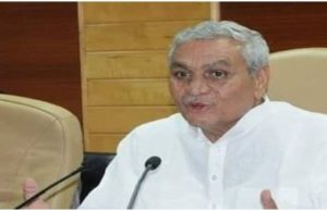 કેબિનેટ મંત્રીનું વિવાદાસ્પદ નિવેદન, અખિલેશને ગણાવ્યા ‘કાદવના કીડા’