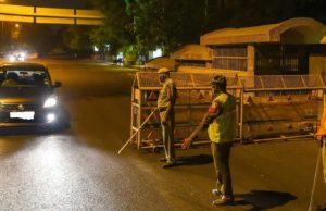 રાત્રી કર્ફ્યૂ દરમ્યાન માસ્ક વિના ફરતા લોકોને ઝડપી પાડવા, પોલીસ અધિકારીઓને કડક આદેશ,