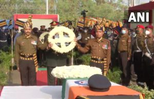 કેપ્ટન વરુણ સિંહને અંતિમ વિદાય, શ્રદ્ધાંજલિ આપવા ભોપાલ એરપોર્ટ પર ઉમટ્યા લોકો