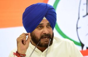 પંજાબ કોંગ્રેસ અધ્યક્ષ નવજોત સિંહ સિદ્ધુએ કરી જાહેરાત, 12મુ પાસ થાય એ વિદ્યાર્થીનીને આપશે 20000 રૂપિયા