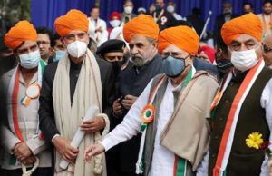 કોંગ્રેસની અંદર અસંતુષ્ટ નેતાઓની સંખ્યા વધી; આઝાદના ઘરે ‘નાખુશ’ નેતાઓની બેઠક શરૂ