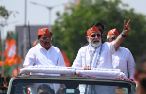 કમલમમાં ભાજપના તમામ નેતાઓ માસ્કમાં, પરંતુ પ્રધાનમંત્રી, પાટીલ અને CM માસ્ક વિના જોવા મળ્યા!?