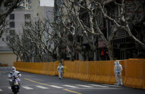 ચીનના શંઘાઈમાં ઓમિક્રોનના માત્ર 19 કેસ નોંધાતાં સોમવારથી લોકડાઉન; દુનિયામાંથી હજુ કોરોના નથી ગયો!