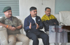 ‘ઢાકણીમાં પાણી લઈને ડૂબી મરવું જોઈએ’; ભાજપના રાજમાં પેપર ફૂટવા સામાન્ય બાબત : આપ