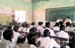 ગ્રાન્ટેડ સ્કૂલમાં શિક્ષકોની ઘટ : ગ્રાન્ટેડ આર્ટસ, કોમર્સ અને સાયન્સ કોલેજોમાં અધ્યાપક અને આચાર્યની 2310 જગ્યા ખાલી!