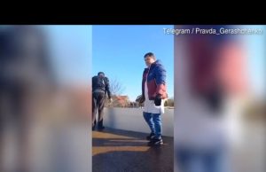 રશિયન હુમલામાં 1 દિવસમાં 53 નાગરિકો માર્યા ગયા; મૃતદેહોને સામૂહિક કબરોમાં દફનાવવાની પડી ફરજ, જુઓ Video