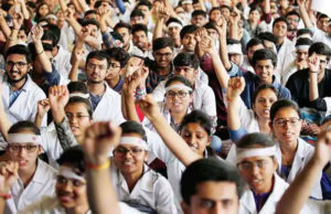 ડૉક્ટર હડતાળ: સરકાર ડૉક્ટરની માંગનું ઝડપથી ‘ઓપરેશન’ કરે, આજે 3 હજારથી વધુ “ઓપરેશન” અટવાયા!