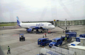 અમદાવાદથી લખનઉ જઇ રહેલી ‘ઇન્ડિગો એરલાઇન્સ’ના વિમાનમાં ધુમાડો નીકળતા ઇમરજન્સી લેન્ડિંગ, 54 પેસેન્જરો હતા સવાર!