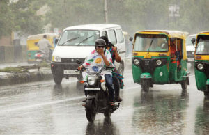 કમોસમી વરસાદની આગાહી; ગુજરાતમાં 20 અને 21મી એપ્રિલે કમોસમી વરસાદની આગાહી, 35થી 40 પ્રતિ કિલોમીટરની ઝડપે ફૂંકાશે પવન!