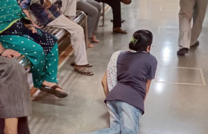 રાજકોટ સિવિલમાં “દિવ્યાંગ” મહિલા દર્દીને વ્હિલચેર ન આપી, સિક્કા મારવા જુદી-જુદી બિલ્ડિંગમાં ખવડાવ્યા ધક્કા!