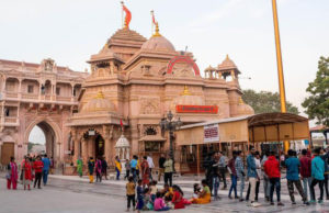 16મીએ હનુમાનજયંતી: સાળંગપુરમાં દાદાનાં દર્શન માટે 10 લાખથી વધુ ભક્તો ઊમટશે, તંત્ર દ્વારા રહેવા અને જમવા કરાઈ ખાસ વ્યવસ્થા!