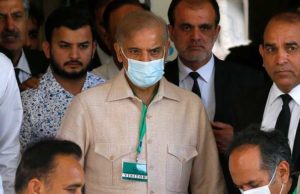 પાકિસ્તાન 23મા પ્રધાનમંત્રી શહબાઝ શરીફ બન્યા; રાષ્ટ્રપતિની જગ્યાએ સેનેટ ચેરમેને અપાવ્યા શપથ, પ્રધાનમંત્રી મોદીએ આપ્યા અભિનંદન!